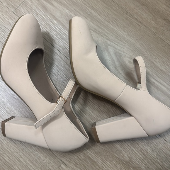 Nude heels - Picture 3 of 6